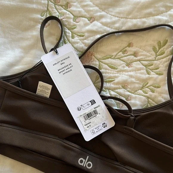 Alo Espresso Airlift Intrigue Bra - Picture 7 of 7